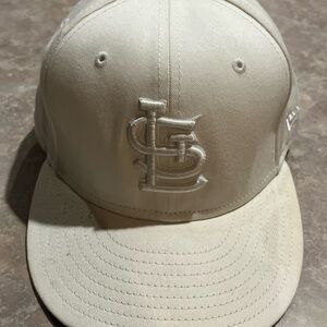 ST. LOUIS CARDINALS WHITEOUT HAT NEW ERA 9FIFTY FITTED SIZE 7 5/8